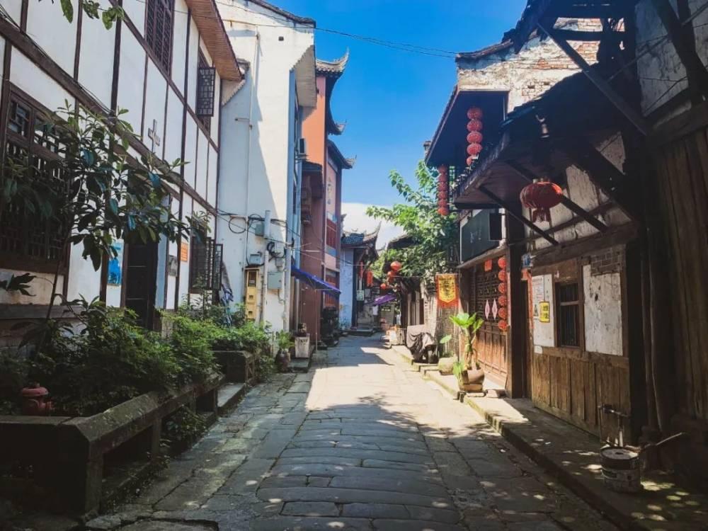 解答你的疑问，尽在要不要换工作